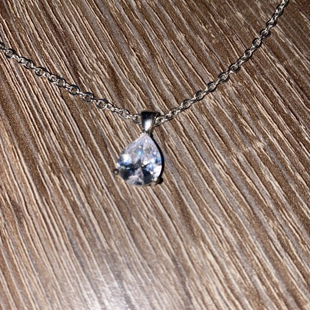 💋Adorable jewel necklace! - Picture 2 of 3